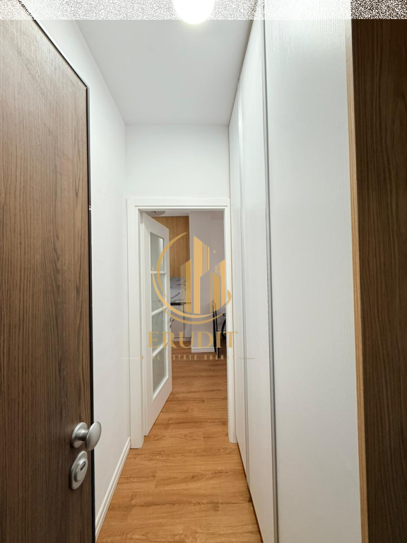 Appartamento in affitto nella zona Komuna e Parisit.