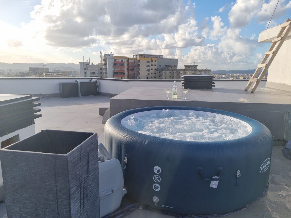 Jepet me qera 1+1 mobiluar Rruga Barrikatave mobiluar 799 eu