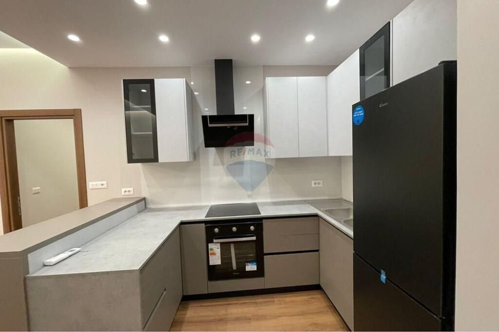 Apartament per qera 2+1 tek Farmacia 10 , Kompleksi Arlis