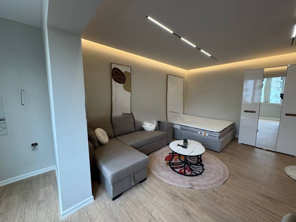 RRUGA BARRIKADAVE, SHESIM GARSONIERE 110,000 €