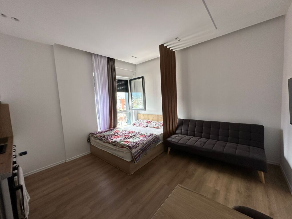 Garzoniere me qira tek 5 Maj