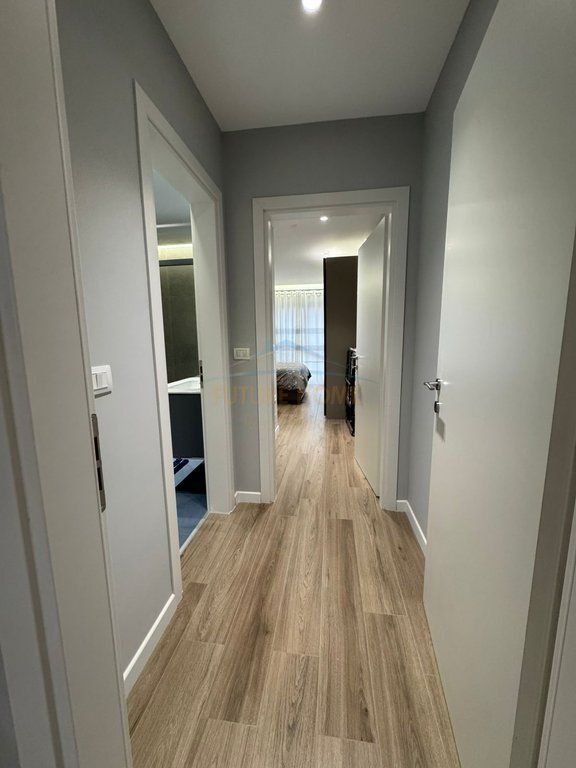 Qera, Apartament 2+1+Post Parkimi, Shkolla e Kuqe, Tirane