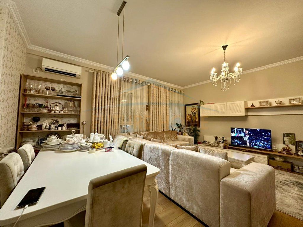 For sale, Apartment 3+1+2, Dry Lake, Tirana.