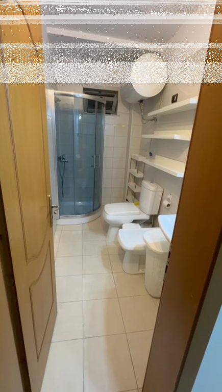 Apartament 2+1, Xhamllik!