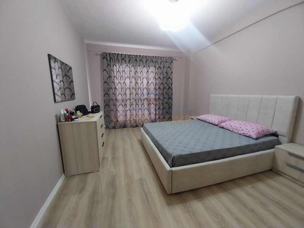 Qera, Apartament 2+1+2+Post Parkimi, Rruga 5-Maji, Tirane.
