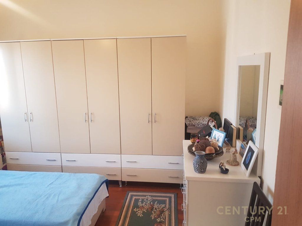 Apartament 1+1 Per Qera Te Pazari i Ri!