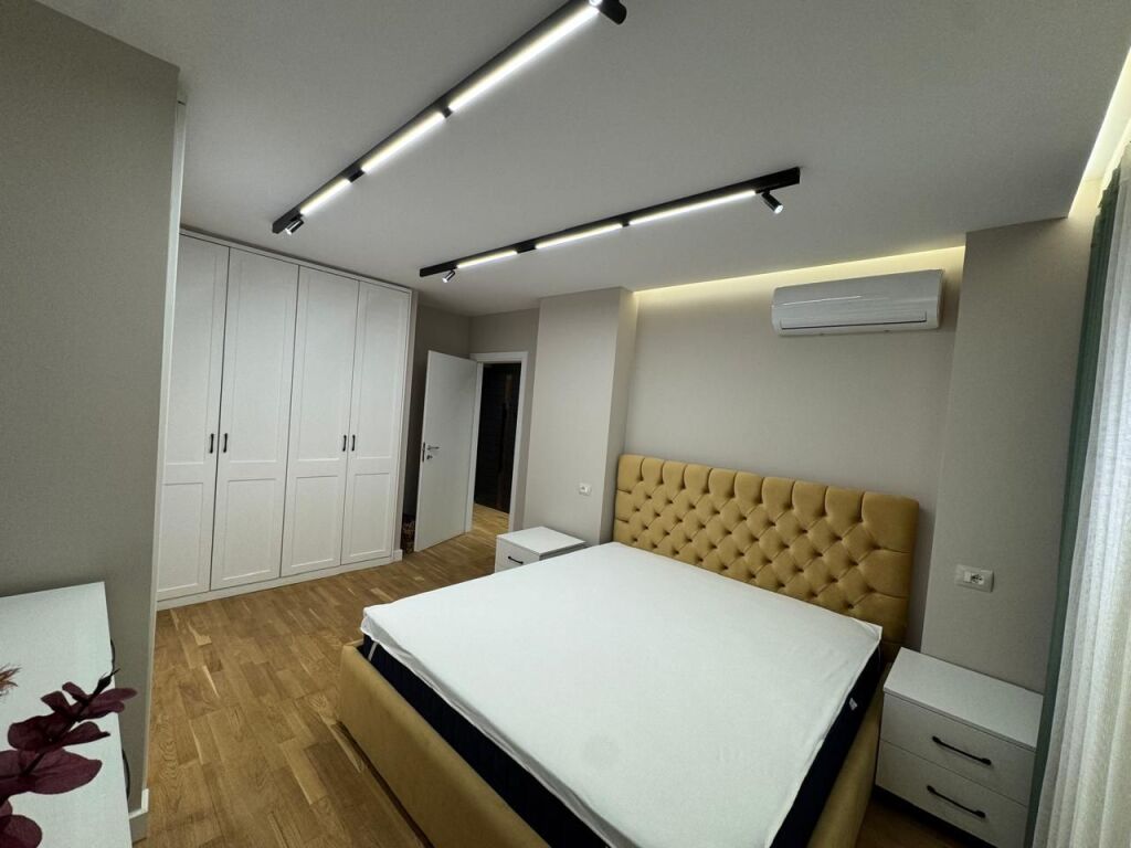 For rent 1+1 at Pavarotti furnished elevator 899 eu