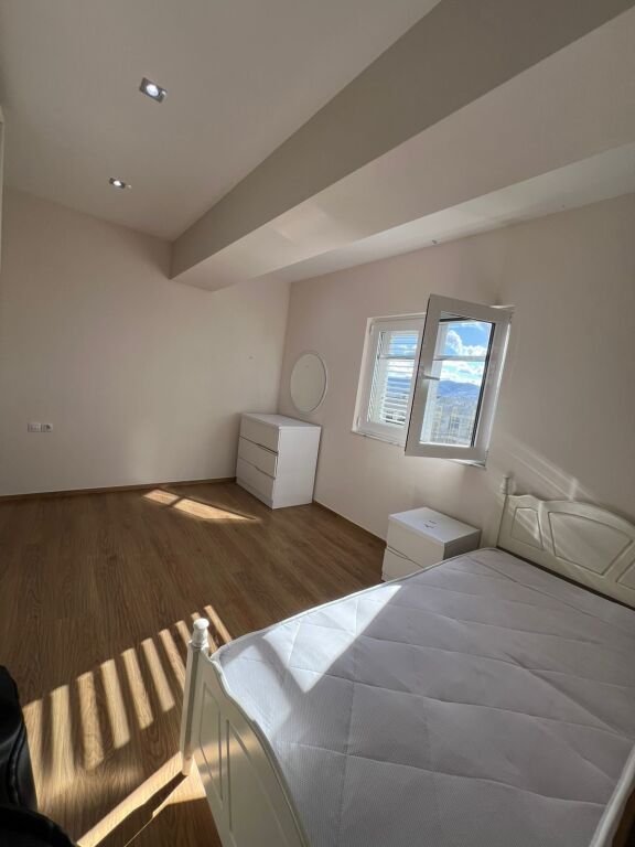 APARTAMENT 2+1 PER QERA TEK RRUGA DRITAN HOXHA