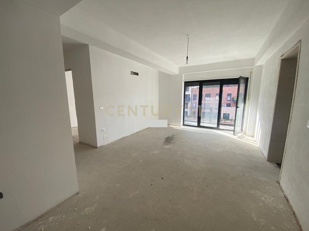 KODRA E DIELLIT 2, SHESIM APARTAMENT 3+1+2 ME VERANDE