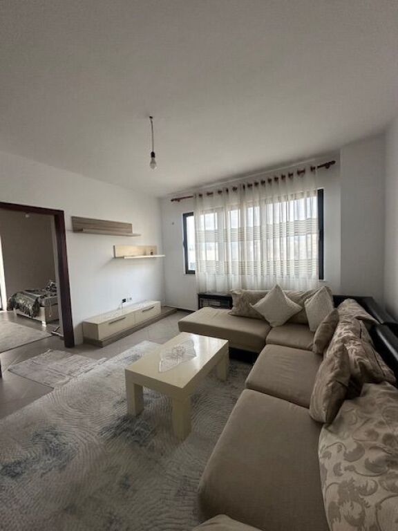 Apartament 1+1 afer Artistit ne Astir me 400€ e disk
