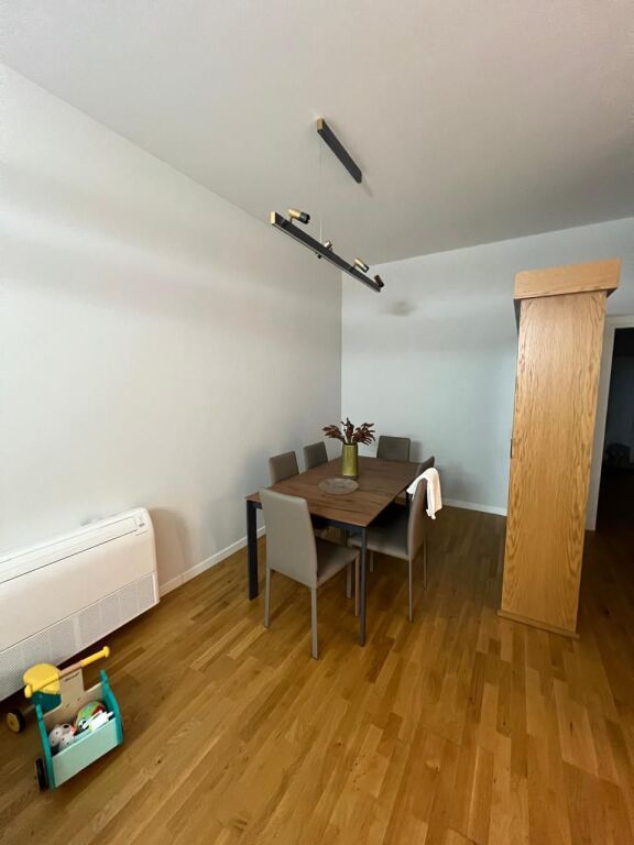 Vilë me qera - 📍Yzberisht, pranë rrethrrotullimit