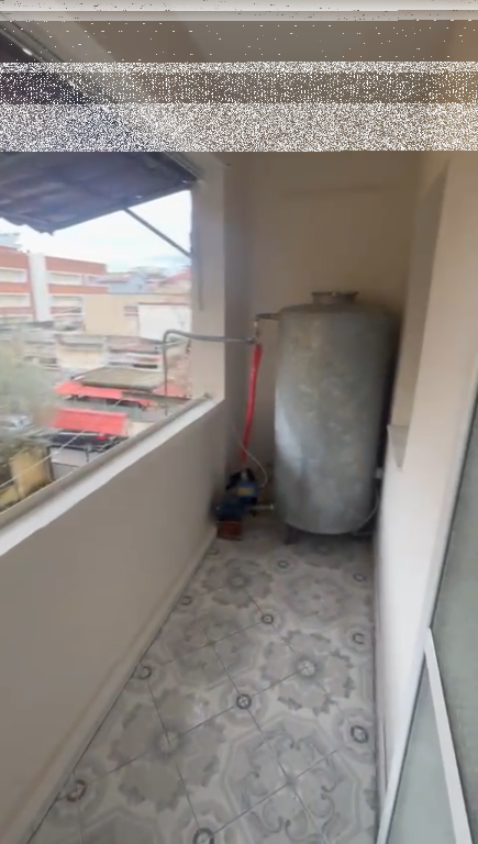 Apartment 1+1, Porcelain!