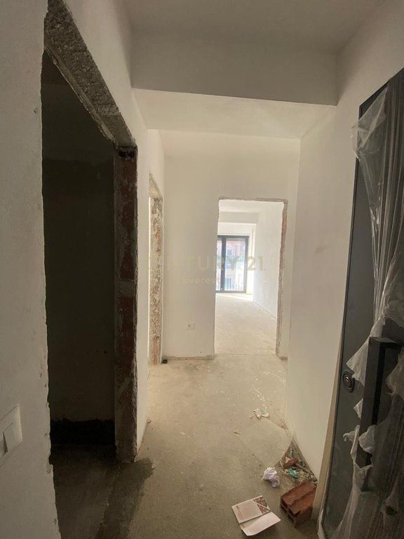 KODRA E DIELLIT 2, SHESIM APARTAMENT 3+1+2 ME VERANDE 260,000 €