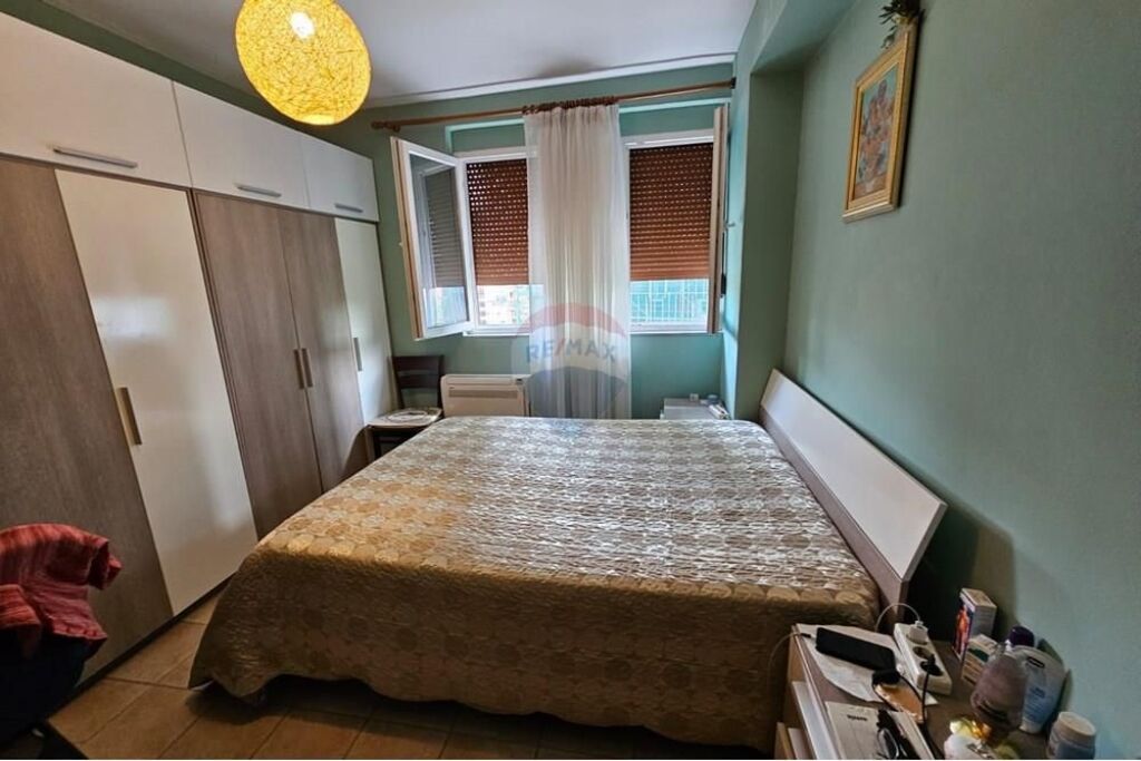 SHITET APARTAMENT 2+1 TE ISH EKSPOZITA