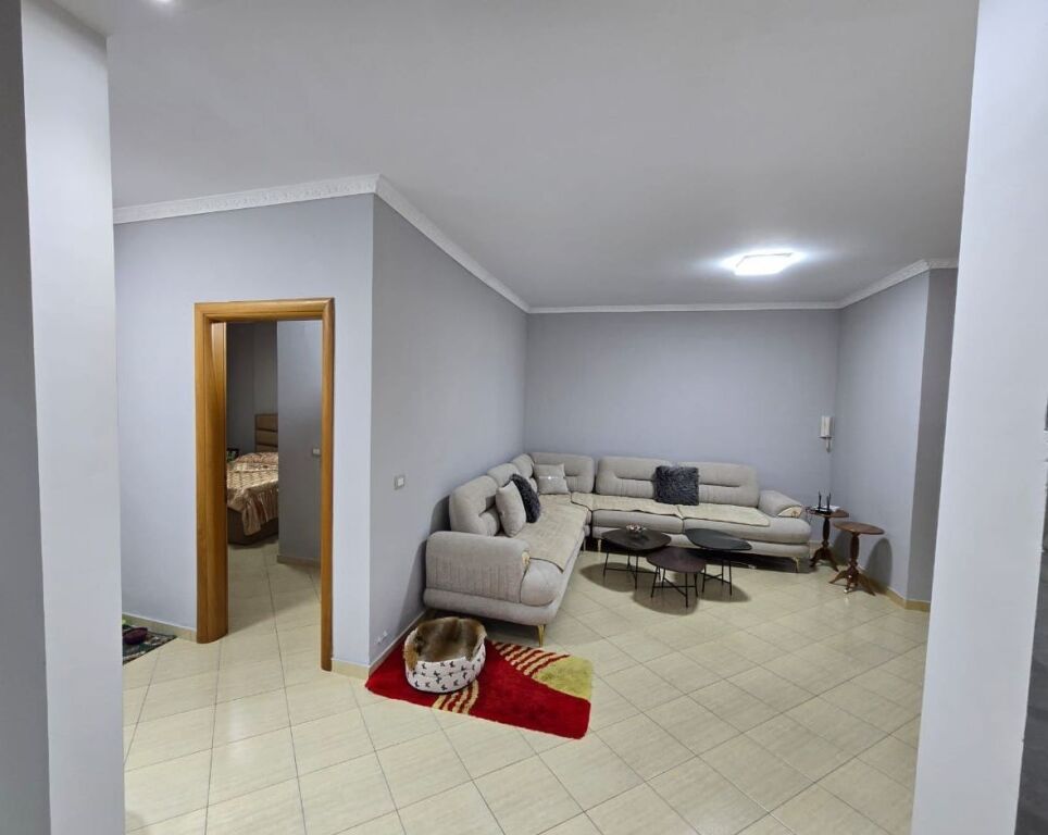 Appartamento 2+1+2 a Valona – Casa degli Ufficiali