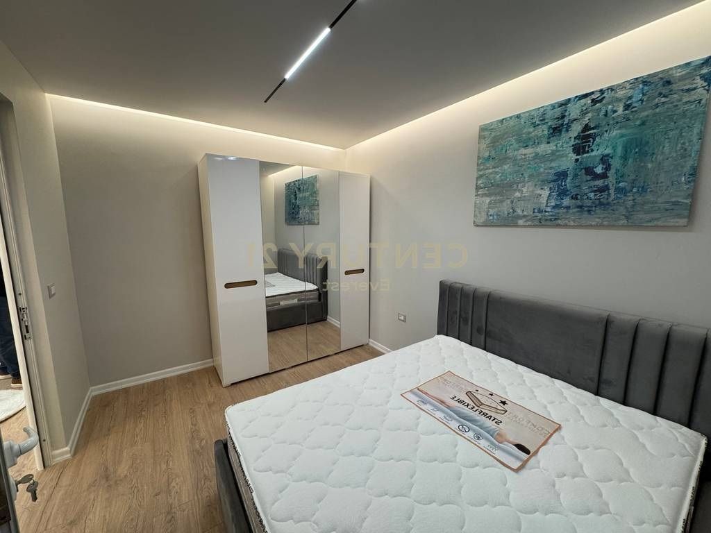 RRUGA E BARRIKADAVE, SHESIM APARTAMENT 1+1
