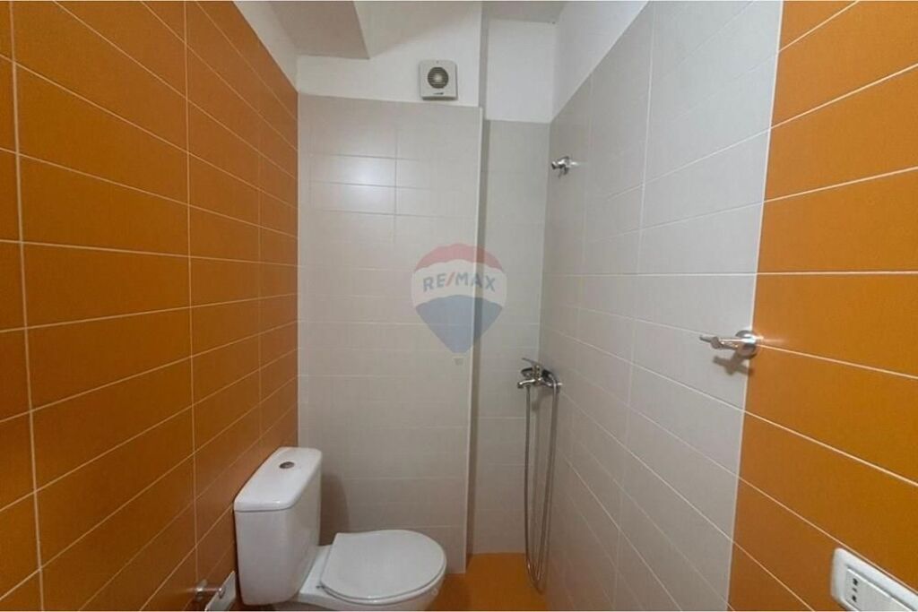 🏡 APARTAMENT 2+1+2 PËR QIRA – SHESHI I PAVARËSISË, VLORË