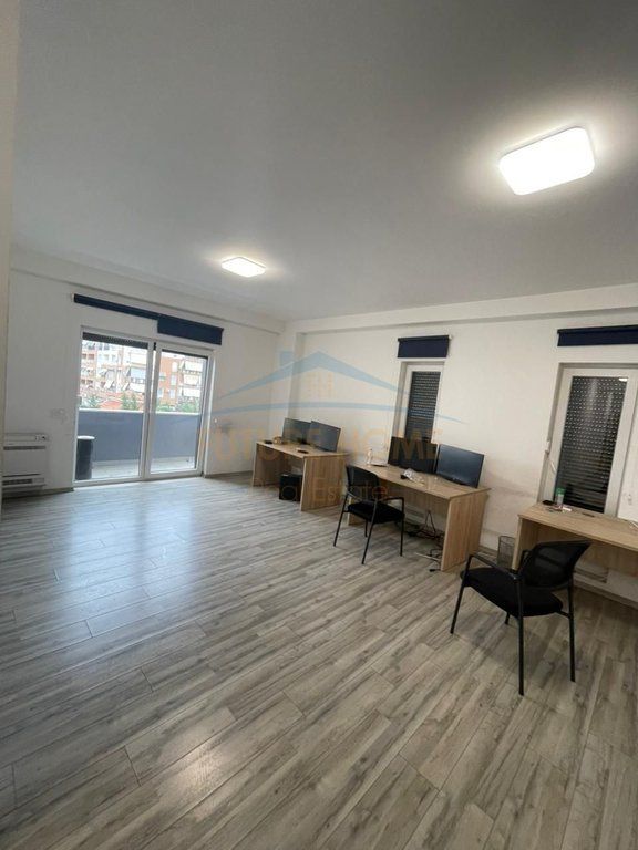 Affitto, Locale commerciale Via Panorama, Quartum Residence