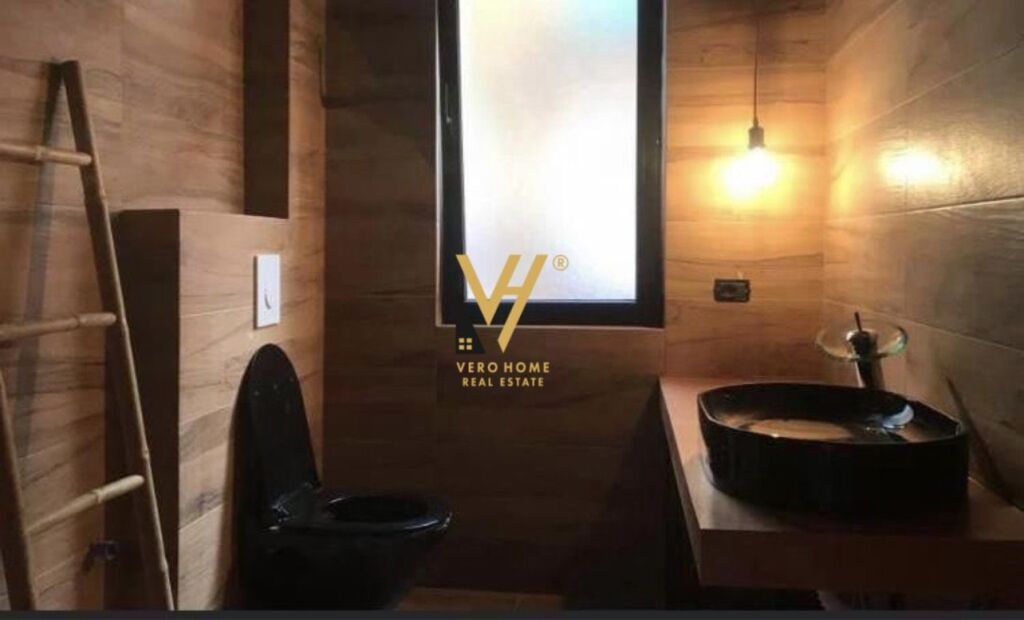 JEPET ZYRE 110 M2 ME QERA TE RRUGA E DURRESIT 90.000 LEKE