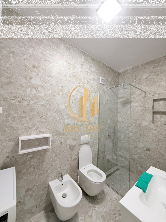 Appartamento in affitto nella zona Komuna e Parisit.