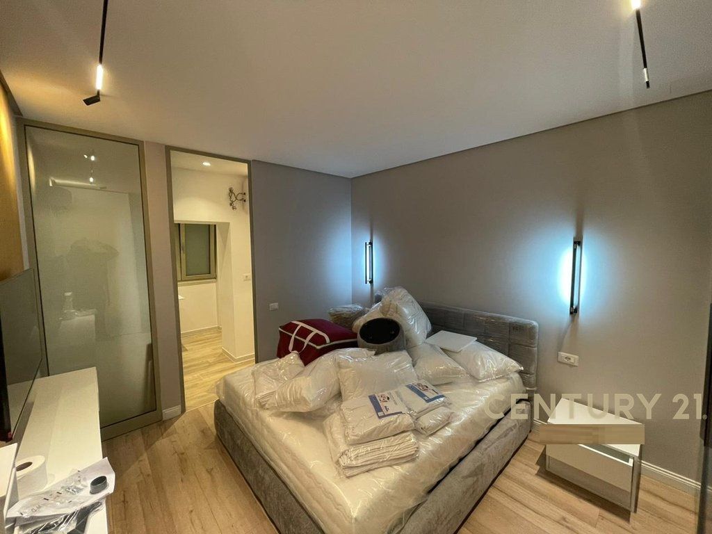 SHITET APARTAMENT 2+1+2 ,VASIL SHANTO PRANE KESH