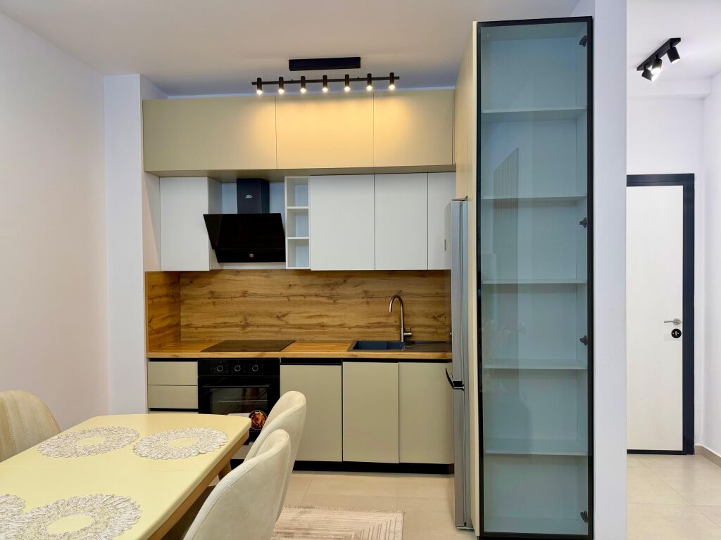 Apartament 2+1 + Parkim për Qira