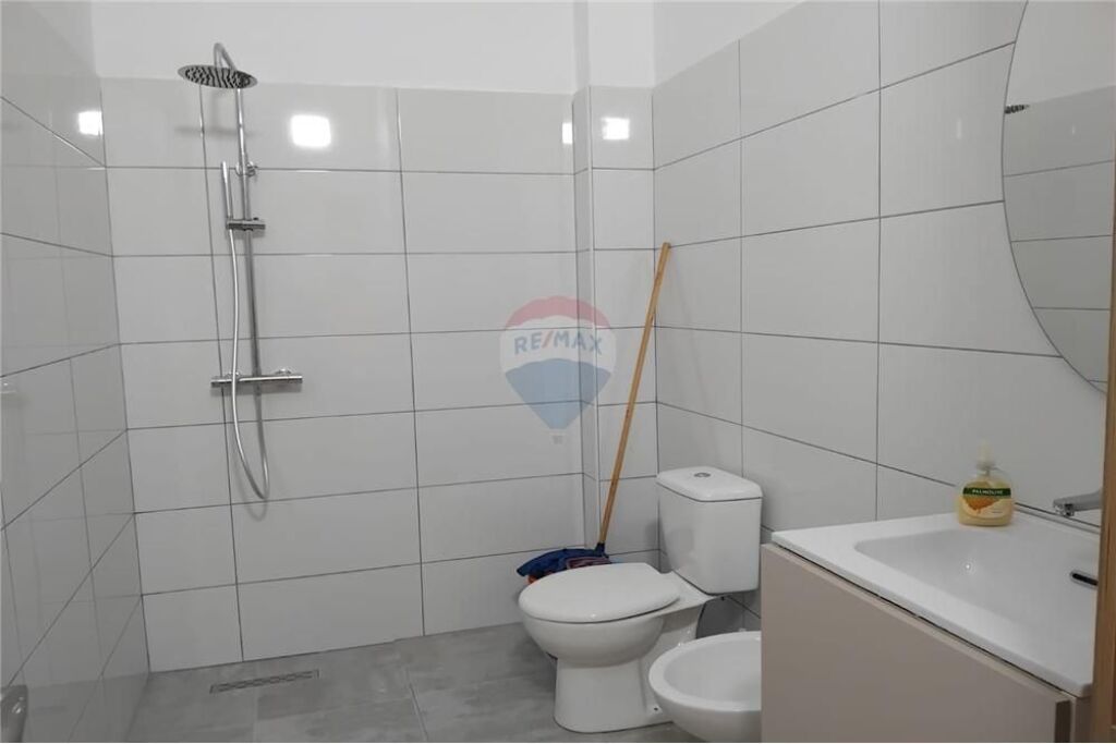 Apartament 1+1 me Qera – Rruga Dhimitër Konomi, Vlorë