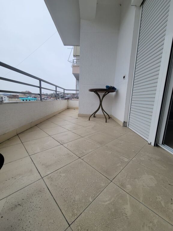 Apartament 2+1+2 per shitje Durres Plazhi