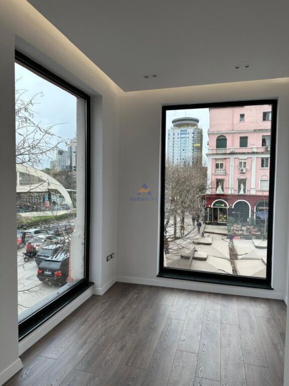 BUSINESS PREMISES FOR RENT 76M2 "IBRAHIM RUGOVA STREET" 1500 EURO