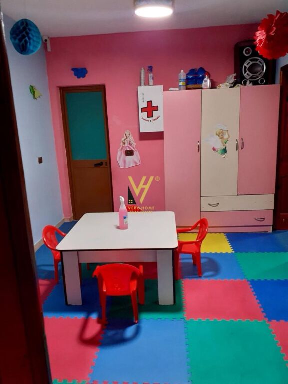 ASILO NIDO 200M2 IN AFFITTO A YZBERISHT 100.000 LEKE