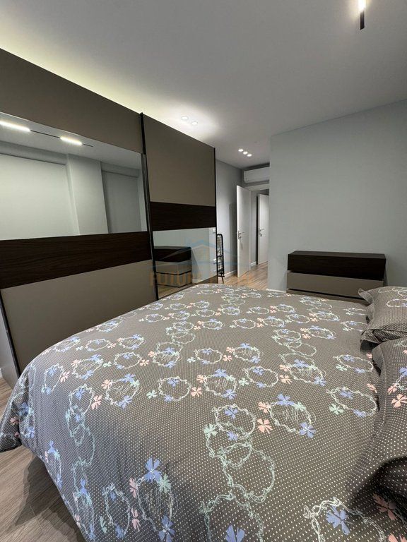 Qera, Apartament 2+1+Post Parkimi, Shkolla e Kuqe, Tirane