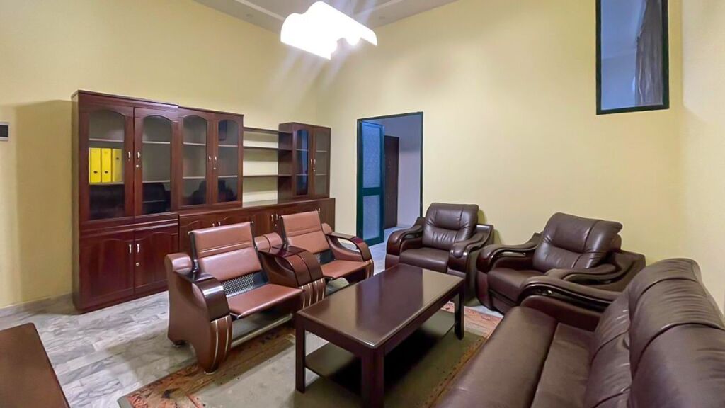 ZYRE ME QERA 70 M2 RRUGA E BOGDANEVE 65.000 LEKE