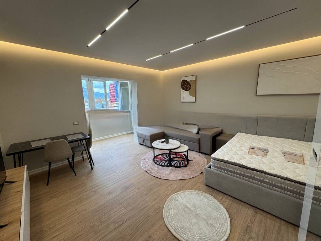 RRUGA BARRIKADAVE, SHESIM GARSONIERE 110,000 €