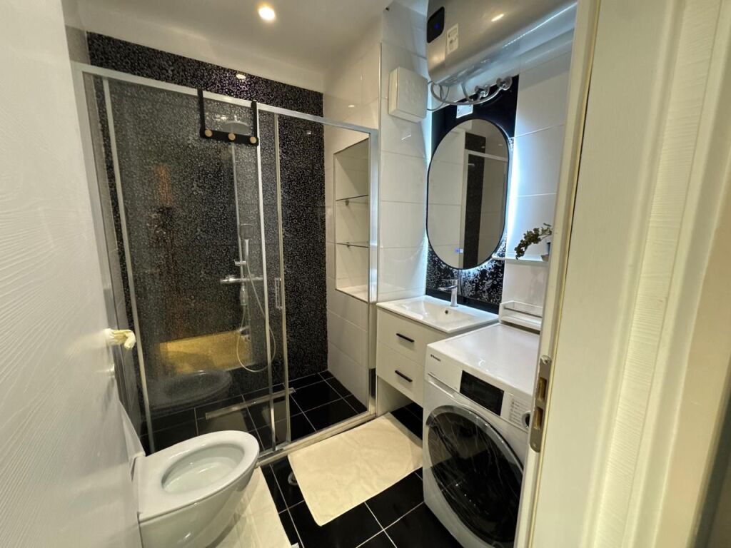 Jepet me qira 1+1+verande Tek Pavaroti 900 mije leke