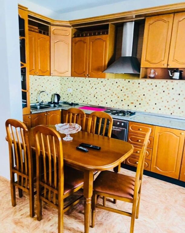 Apartament 2+1 me Qira – Qendër Tiranë (përballë The Plaza Hotel) ✨