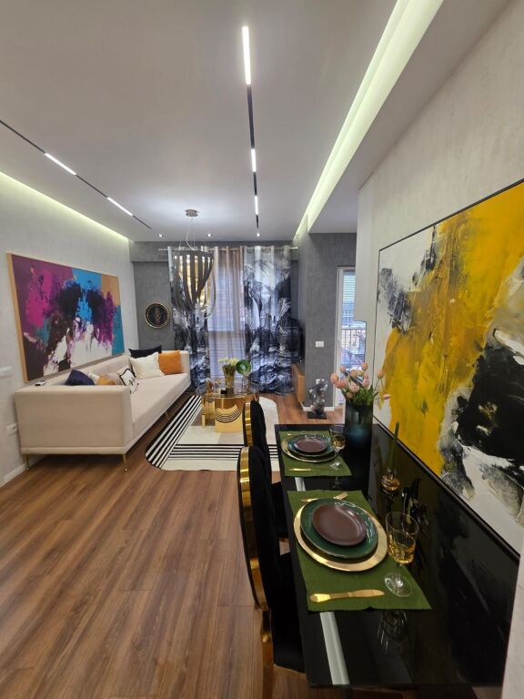 Appartamento 1+1 in affitto  Indirizzo: Vicino a 21 Dhjetori  Arredato  6° piano  Superficie 75 m2  Prezzo 850€