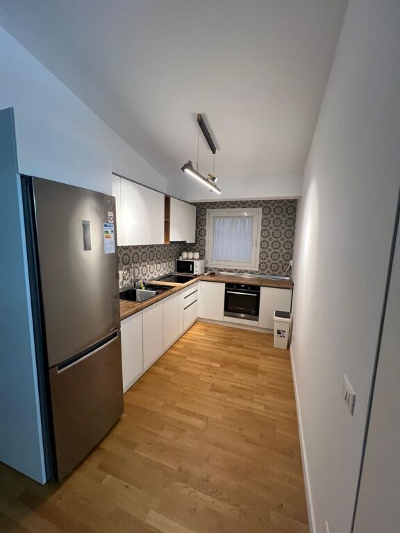 Vilë me qera - 📍Yzberisht, pranë rrethrrotullimit