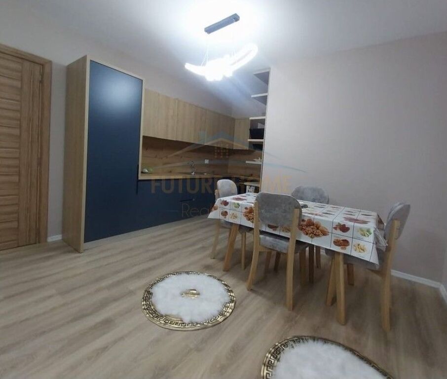 Rent, Apartment 2+1+2+Parking Space, 5-Maji Street, Tirana.