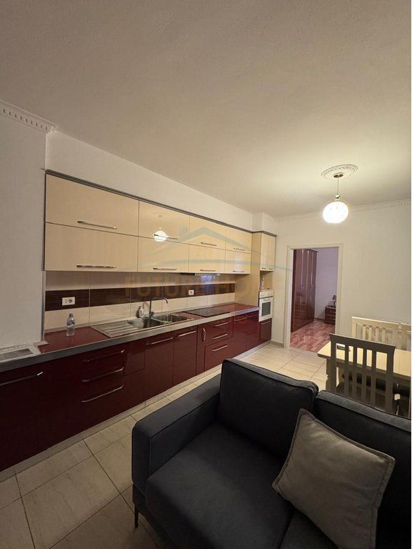 Shitet, Apartament 1+1, Kompleksi Kontakt, 21 Dhjetori , Tirane