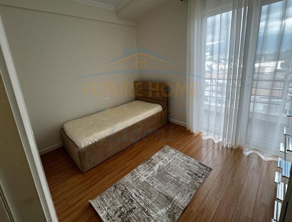 Shitet, Apartament 2+1+2, Liqeni i Thatë, Tiranë.