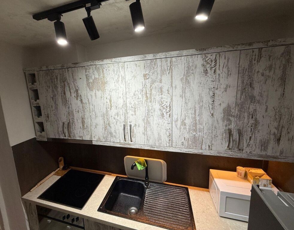 🏡 Apartament 1+1 me Qira – Rruga e Dibrës