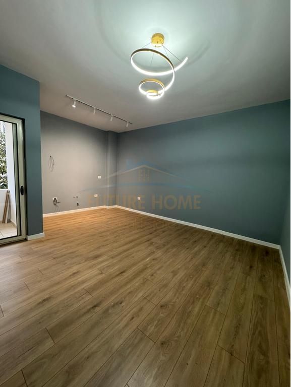 Shitet, Apartament 2+1,Fresk, Tirane