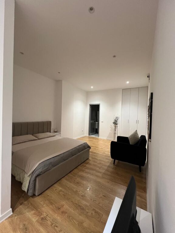 Apartament 1+1 me qira tek Rruga Siri Kodra!