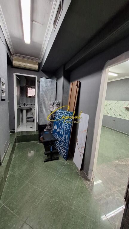 AMBIENT BIZNESI ME QIRA 62 M2 21 DHJETORI 60.000 LEKE