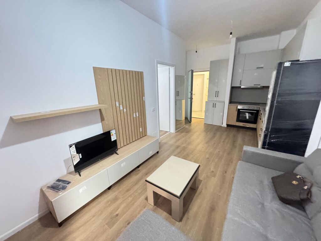 📣 AFFITTO Appartamento 1+1 📍 Ali Demi, Complesso Kadiu 💶 Prezzo 40.000 Leke/Mese ✨