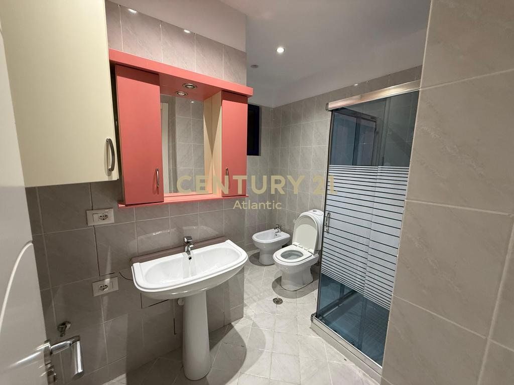 Appartamento 2+1+2wc In Vendita a Golem, Durrës - 125.000€ | 106 m²