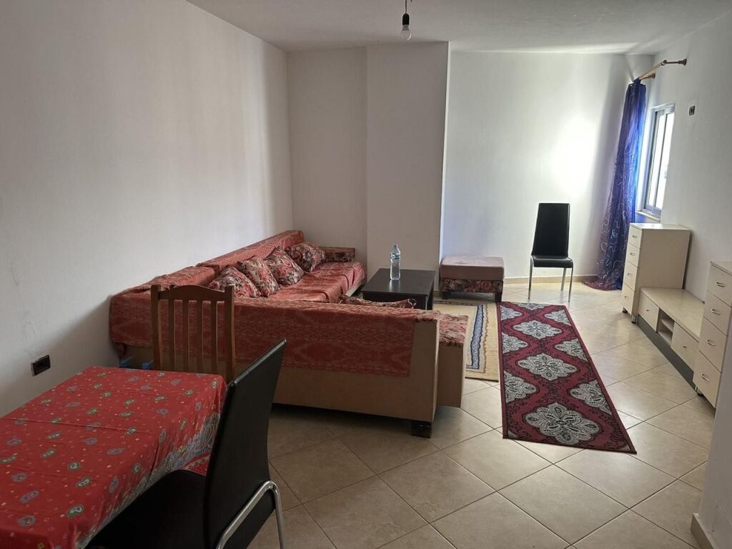 Shitet apartament 2+1, prane 2 Palmave, Astir.
