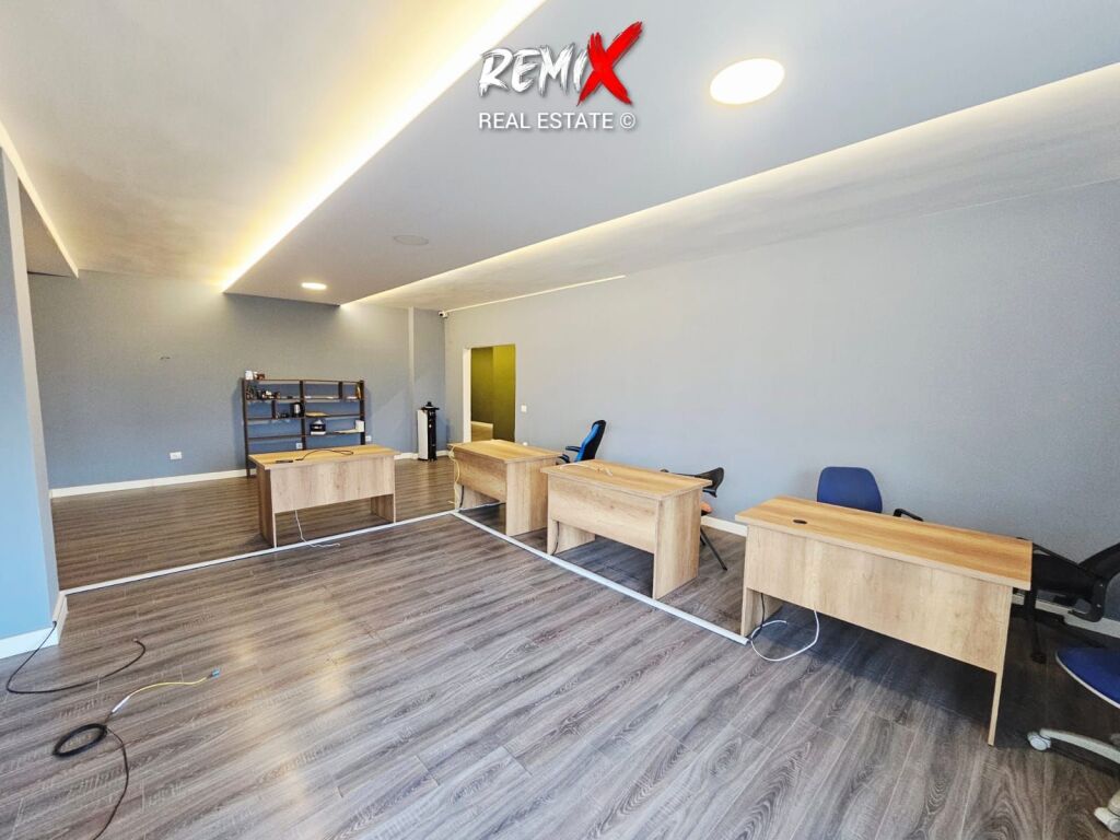 JEPET ME QERA  AMBJENT BIZNESI TEK RRUGA E RE E PORTIT