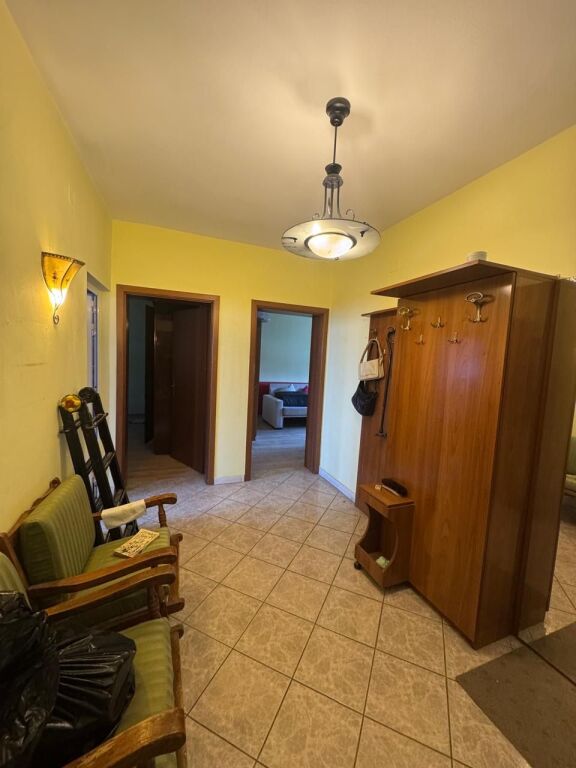 Shitet apartament 2+1 ,Ish parku autobuzave