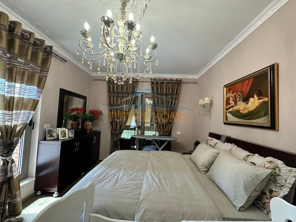 Shitet apartament 2+1+ post parkimi Kompleksi Delijorgji